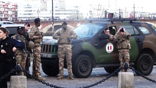 Bordeaux 14 mars 2026 . Pour ces manifestant la police tue , mais les protègent pour manifester contre eux !